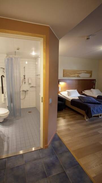 Фото номера Двухместный номер с 2 отдельными кроватями Отель Original Sokos Hotel Vaakuna Mikkeli г. Миккели 13