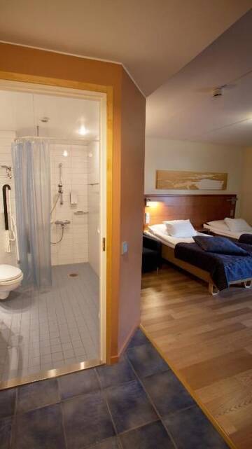 Фото номера Двухместный номер с 2 отдельными кроватями Отель Original Sokos Hotel Vaakuna Mikkeli г. Миккели 19