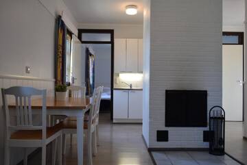 Фото номера Коттедж с 2 спальнями и сауной (для 4 взрослых) Курортные отели Visulahti Cottages г. Миккели 3